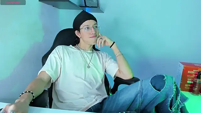 manu vera online show from 11-05-25, 02:33