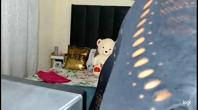 quenliyasa online show from 03-16-25, 04:23