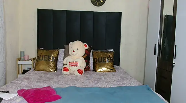 quenliyasa online show from 03-17-25, 07:37