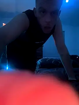 Snapshot of aus_guy93 chatting on 11-14-25, 12:37 aus guy93 online show from 11-14-25, 12:37