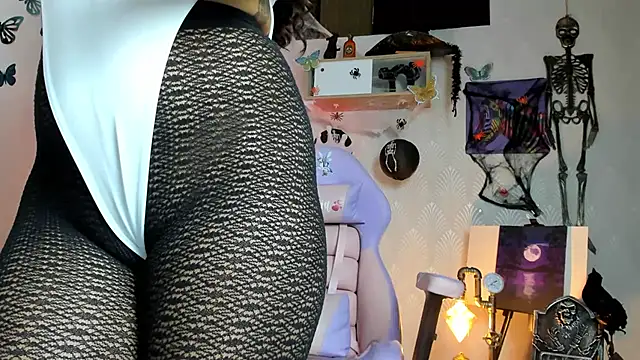 Alaia Love77 online show from 10-16-25, 09:49