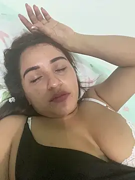Snapshot of perlita05 chatting on 03-19-25, 02:16 perlita05 online show from 03-19-25, 02:16