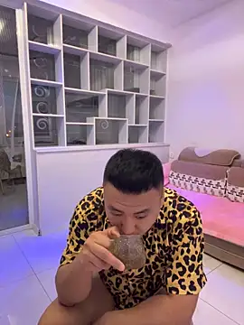 Snapshot of ShaoZian_1 chatting on 10-13-25, 09:31 ShaoZian 1 online show from 10-13-25, 09:31