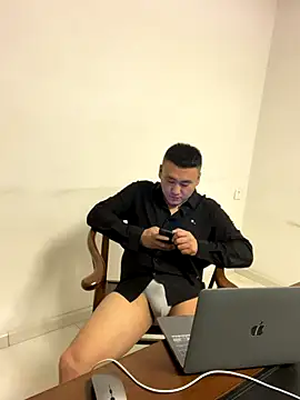 Snapshot of ShaoZian_1 chatting on 10-17-25, 04:53 ShaoZian 1 online show from 10-17-25, 04:53