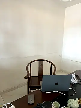 Snapshot of ShaoZian_1 chatting on 10-19-25, 03:18 ShaoZian 1 online show from 10-19-25, 03:18