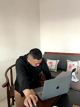 Snapshot of ShaoZian_1 chatting on 10-22-25, 06:57 ShaoZian 1 online show from 10-22-25, 06:57