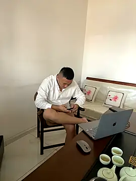 Snapshot of ShaoZian_1 chatting on 10-27-25, 04:16 ShaoZian 1 online show from 10-27-25, 04:16