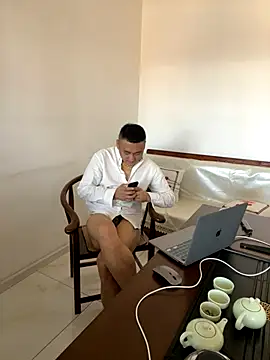 Snapshot of ShaoZian_1 chatting on 10-30-25, 03:41 ShaoZian 1 online show from 10-30-25, 03:41