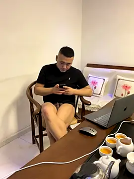 Snapshot of ShaoZian_1 chatting on 11-01-25, 04:31 ShaoZian 1 online show from 11-01-25, 04:31