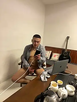 Snapshot of ShaoZian_1 chatting on 11-06-25, 06:31 ShaoZian 1 online show from 11-06-25, 06:31