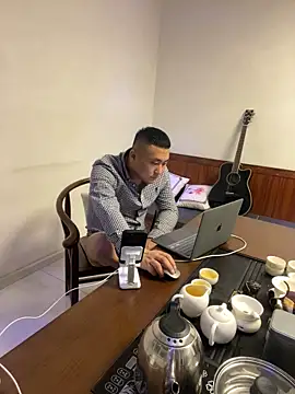 Snapshot of ShaoZian_1 chatting on 11-07-25, 04:29 ShaoZian 1 online show from 11-07-25, 04:29