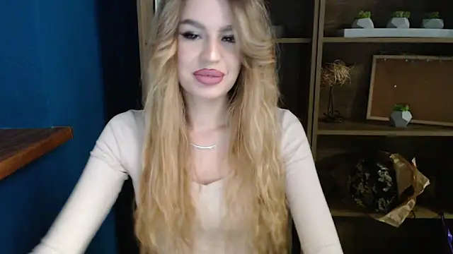 Snapshot of Your_Jessy chatting on 12-18-24, 01:45 Your Jessy online show from 12-18-24, 01:45