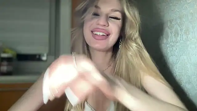 Snapshot of Your_Jessy chatting on 03-04-25, 07:32 Your Jessy online show from 03-04-25, 07:32