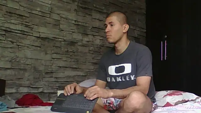 Snapshot of Sexylatin64 chatting on 02-14-26, 03:09 Sexylatin64 online show from 02-14-26, 03:09