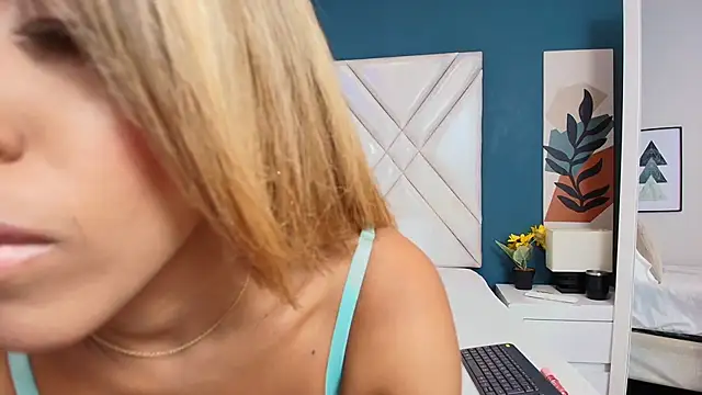 Lana-Gross online show from 02-21-25, 01:33