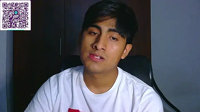 Snapshot of CzarPM chatting on 12-15-25, 02:05 CzarPM online show from 12-15-25, 02:05