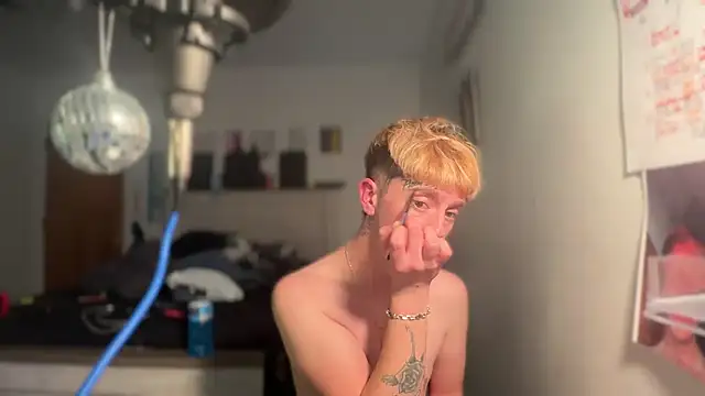 twentywithafelonyy online show from 02-26-25, 08:04