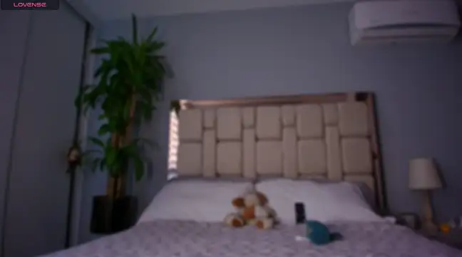 auroracaruso11 online show from 01-12-25, 09:40