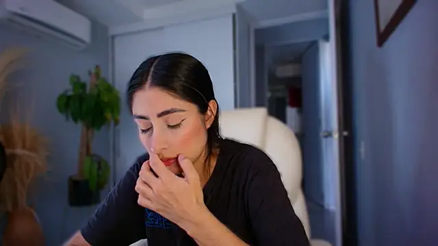 auroracaruso11 online show from 09-21-25, 09:27