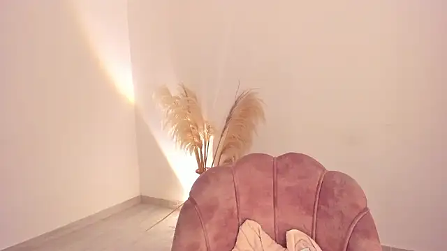 Snapshot of amelie_murphy_ chatting on 03-17-26, 04:43 amelie murphy online show from 03-17-26, 04:43