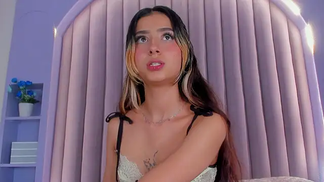 ParisFox  online show from 01-08-25, 11:52