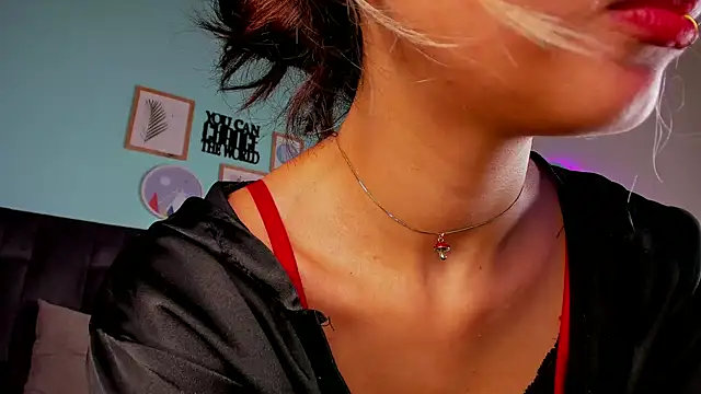 ParisFox  online show from 01-16-25, 01:48