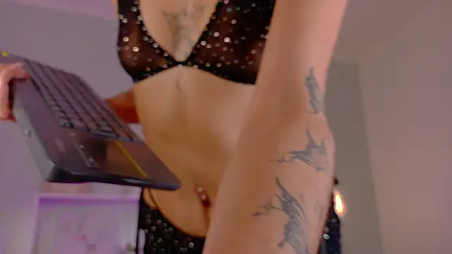 ParisFox  online show from 12-19-25, 01:07