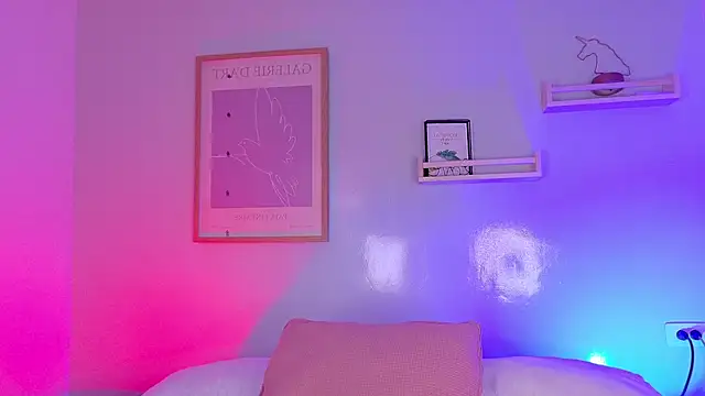 ParisFox  online show from 03-14-26, 08:03