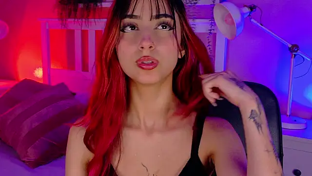 ParisFox  online show from 03-19-26, 02:48