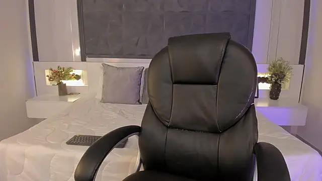 SaraGomez1 online show from 02-27-26, 01:44