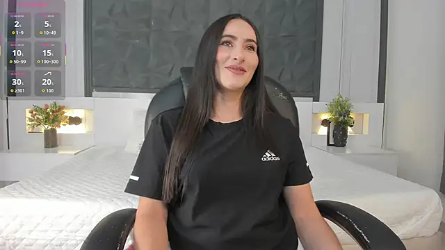 SaraGomez1 online show from 04-30-26, 12:22