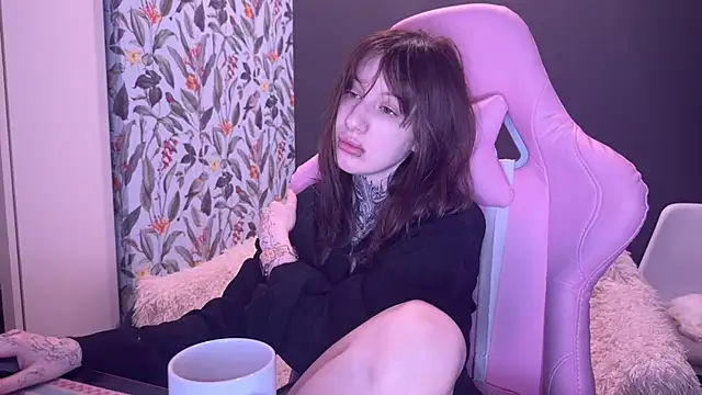 moundliicht1 online show from 04-30-26, 08:57