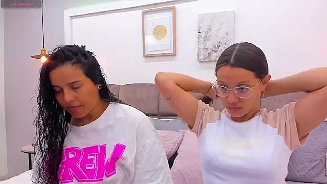 Dilan y Mia online show from 03-06-25, 12:19