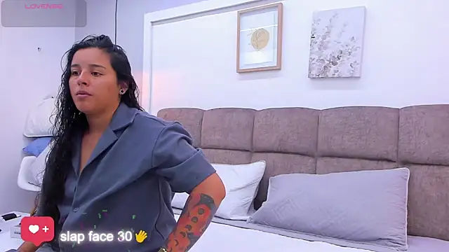 Dilan y Mia online show from 03-19-25, 01:18