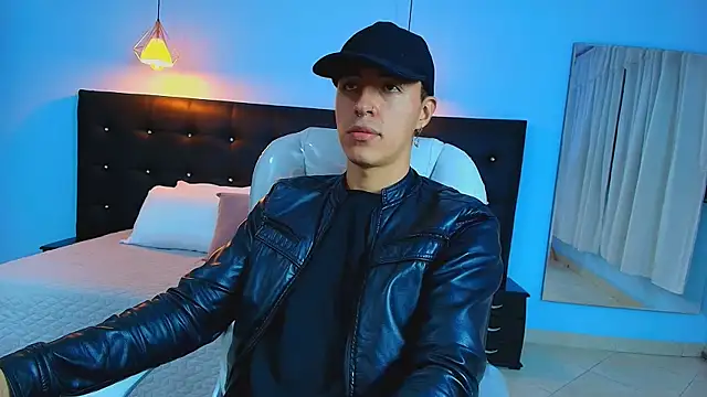 Lobo 17  online show from 02-05-25, 04:16