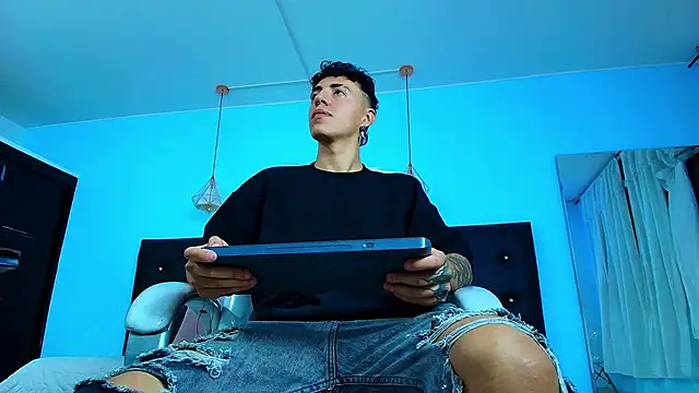 Lobo 17  online show from 02-09-25, 04:25