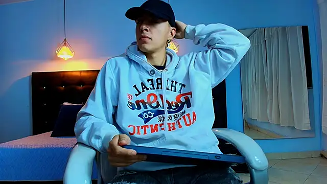 Lobo 17  online show from 02-14-25, 04:58