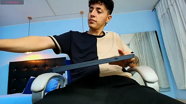 Lobo 17  online show from 02-18-25, 07:32