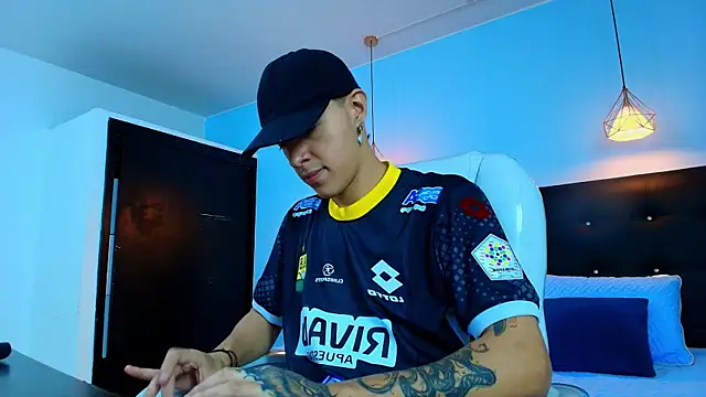 Lobo 17  online show from 02-19-25, 03:50