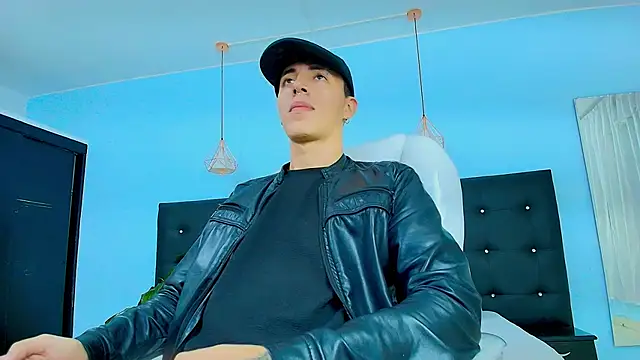 Lobo 17  online show from 03-16-25, 02:53