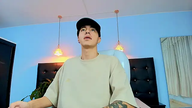 Lobo 17  online show from 03-21-25, 03:44