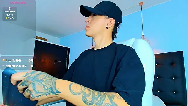 Lobo 17  online show from 09-25-25, 03:43