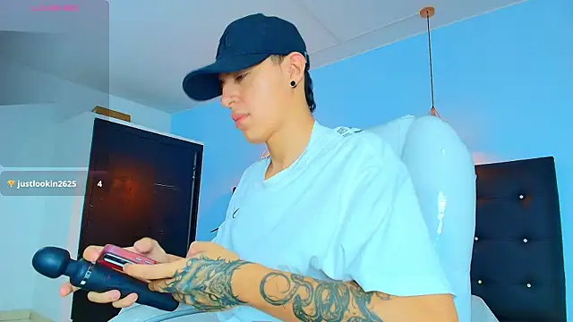 Lobo 17  online show from 09-30-25, 03:44