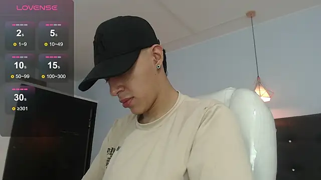 Lobo 17  online show from 10-07-25, 03:36