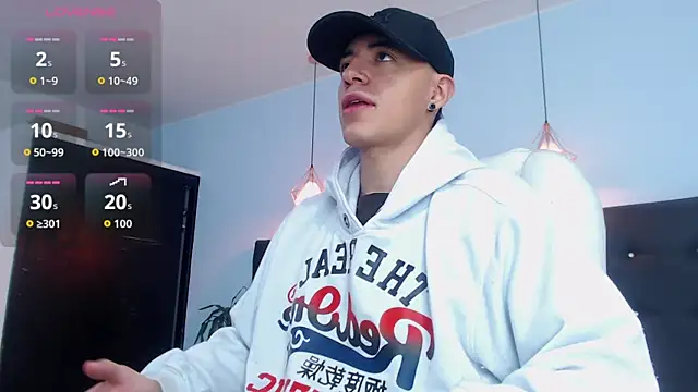 Lobo 17  online show from 10-08-25, 03:48