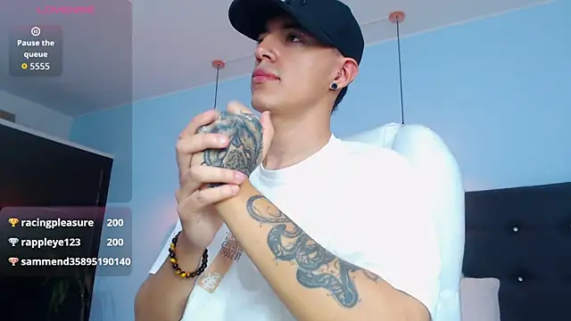 Lobo 17  online show from 10-12-25, 03:49