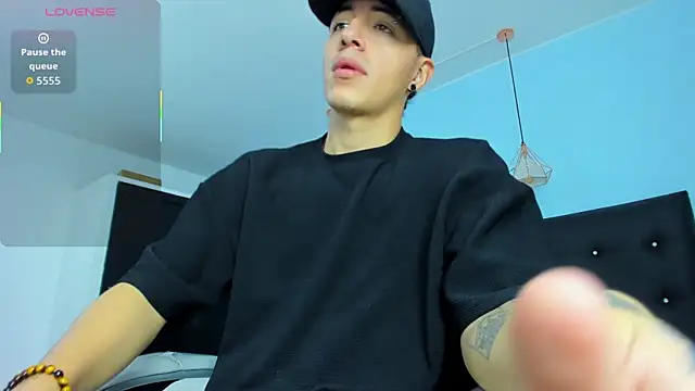 Lobo 17  online show from 10-24-25, 04:20