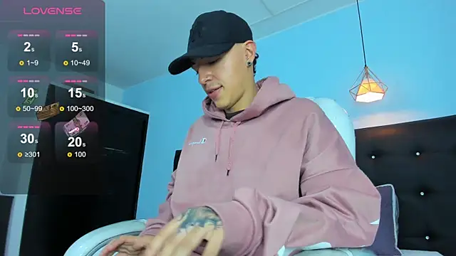 Lobo 17  online show from 12-19-25, 03:46