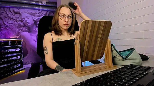 AphexQueen online show from 11-02-25, 05:21