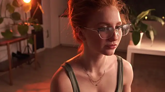 EsmaCrumbley online show from 03-04-26, 04:18